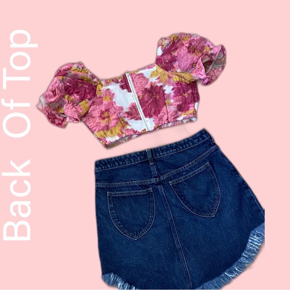 • Juliette Crop Top • Pink Brocade -• - Picture 4 of 9